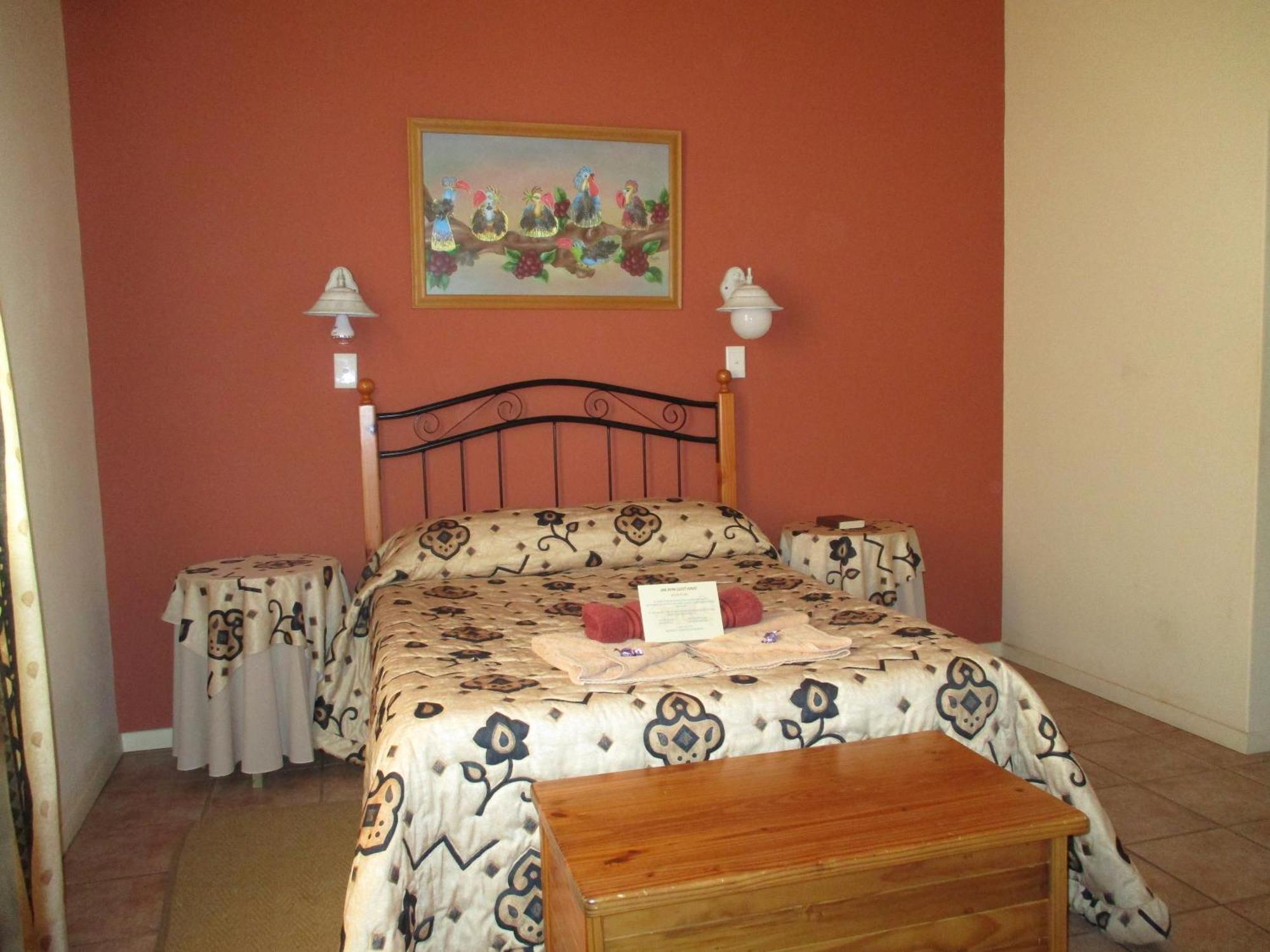 Van Rhyn Guest House Vanrhynsdorp Ngoại thất bức ảnh
