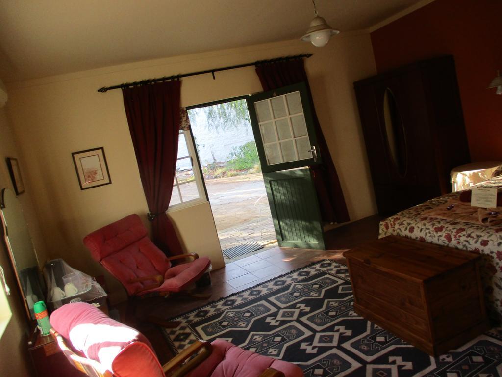 Van Rhyn Guest House Vanrhynsdorp Ngoại thất bức ảnh