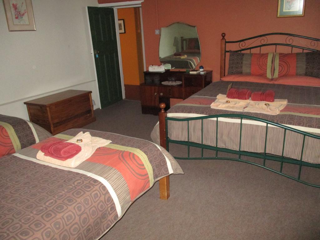 Van Rhyn Guest House Vanrhynsdorp Ngoại thất bức ảnh