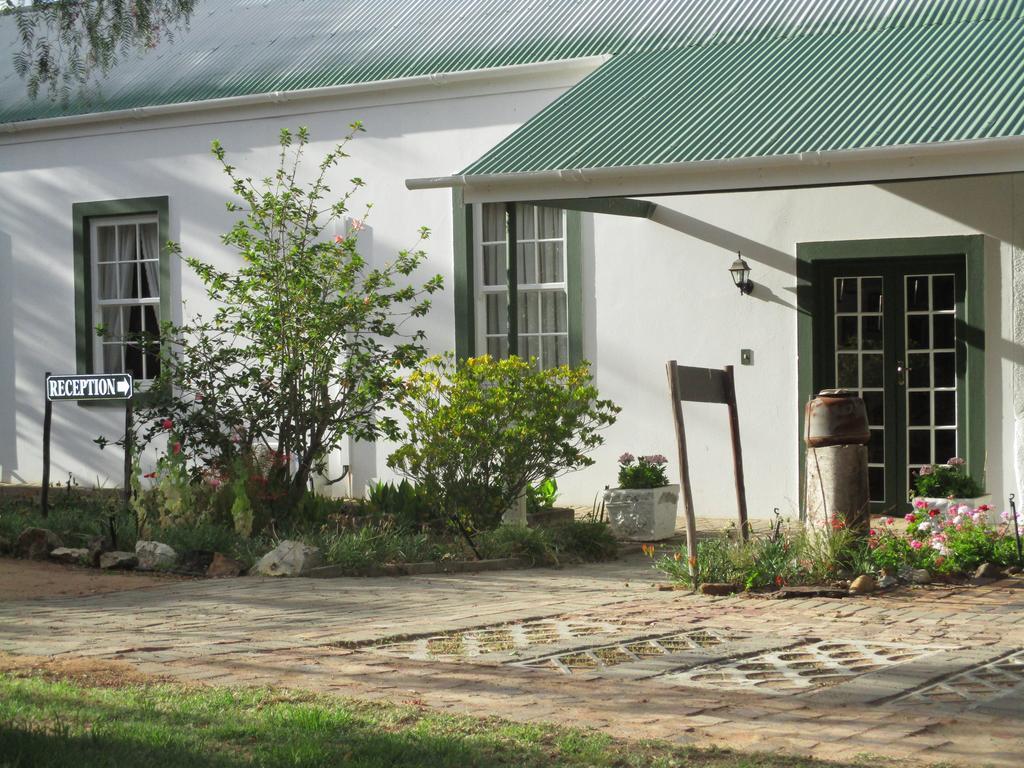 Van Rhyn Guest House Vanrhynsdorp Ngoại thất bức ảnh