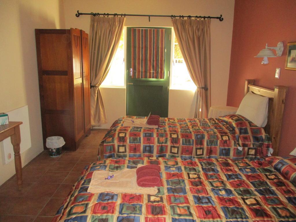 Van Rhyn Guest House Vanrhynsdorp Ngoại thất bức ảnh